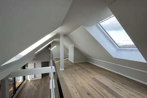 Luxus Dachgeschoss Wohnung (große Loggia ) -  Komplett saniert  - mit Klimaanlage & Einbauküche – Hermannstr. 22, 40233 Flingern Nord, Düsseldorf – Vorschaubild 32