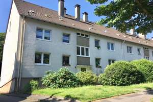 Frisch renovierte 1-Zi.-Whg. im Souterrain mit neuem Boden und Terrasse