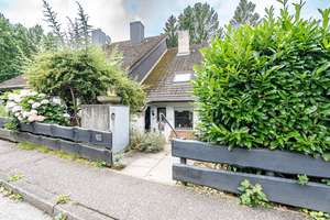 Gepflegtes Split-Levenhaus mit komplett neue Bäder, Balkon und Terrasse in ruhiger Wohnlage – Die vollständige Adresse der Immobilie erhältst du vom Anbieter., 21077 Eißendorf, Hamburg – Vorschaubild 2