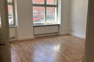 Helle Erdgeschoss Wohnung: 2,5-Zimmer  in Nürnberg St. Peter – Die vollständige Adresse der Immobilie erhältst du vom Anbieter., 90478 Glockenhof, Nürnberg – Vorschaubild 7