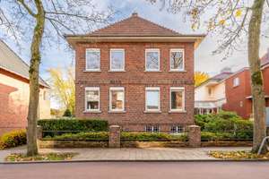 Saniertes Zweifamilienhaus mit Altbauflair, Dachterrasse und Ausbaureserve in ruhiger Wohnstraße – Die vollständige Adresse der Immobilie erhältst du vom Anbieter., 48165 Hiltrup-Mitte, Münster – Vorschaubild 2