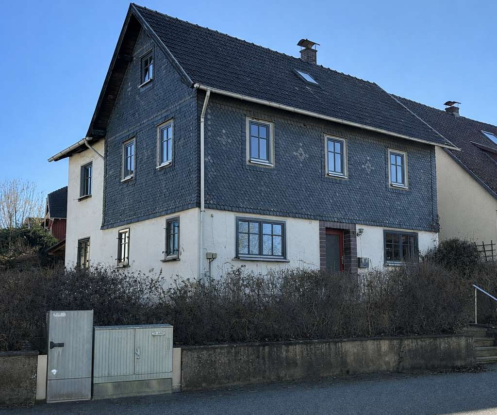Immobilie in Niederfüllbach - Modernisiertes Einfamilienhaus mit Garten in Niederfüllbach - sofort einziehen und wohlfühlen - Bild 2