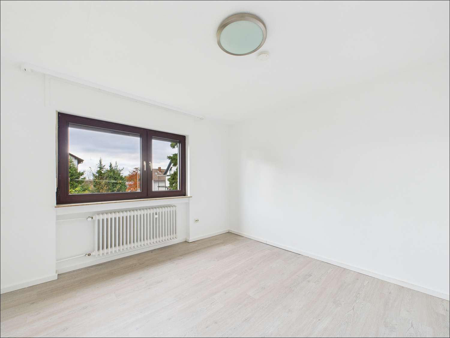 Immobilie in Haibach - Platz für Generationen oder clevere Kapitalanlage – Zweifamilienhaus mit Garten in Haibach - Bild 0