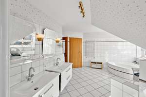 Exklusives Architektenhaus in Top-Lage – Licht, Raum & Wohnkomfort perfekt vereint! – Die vollständige Adresse der Immobilie erhältst du vom Anbieter., 29640 Schneverdingen – Vorschaubild 18