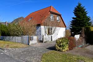 Einfamilienhaus in Brandshagen nur 10 km von Stralsund entfernt – Die vollständige Adresse der Immobilie erhältst du vom Anbieter., 18519 Sundhagen – Vorschaubild 1