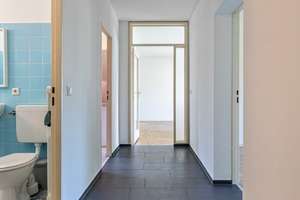 Helle 3-Zimmer-Wohnung in Berlin-Lichterfelde + Stellplatz *BEZUGSFREI* – Celsiusstraße 39, 12207 Lichterfelde, Berlin – Vorschaubild 2