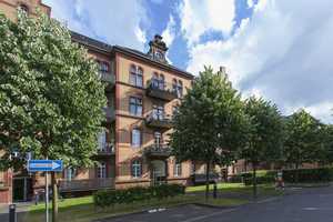 Düsseldorf-Derendorf - attraktive 2 Zimmer-Altbauwohnung mit EBK in gründerzeitlicher Wohnanlage – Düsseldorf – Vorschaubild 1