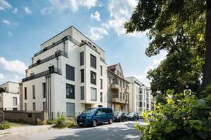 Lichtdurchflutete 1-Zimmer-Wohnung mit EBK & Balkon im grünen Buch – Röbellweg 4/6, 13125 Buch, Berlin – Vorschaubild 1