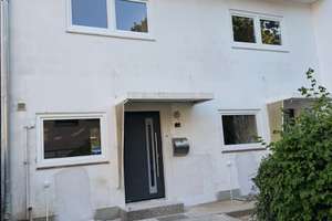 Renoviertes Reihenhaus mit EBK und ruhigem Garten