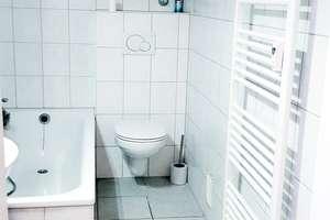Voll Möblierte Wohnung 2 1/2 Zimmer In Duisburg zu Vermieten – Die vollständige Adresse der Immobilie erhältst du vom Anbieter., 47119 Laar, Duisburg – Vorschaubild 12