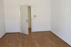 D.-Oberrath: Helle 1 Zi.-Altbau-Wohnung mit Balkon, eigener Küche u. eigenem Bad – Die vollständige Adresse der Immobilie erhältst du vom Anbieter., 40472 Rath, Düsseldorf – Vorschaubild 2