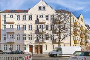 Altbauwohnung mit kleinem Balkon und viel Charme – Die vollständige Adresse der Immobilie erhältst du vom Anbieter., 13585 Spandau (Ortsteil), Berlin – Vorschaubild 2