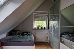 Wohnen im Grünen: 4-Zimmer-Dachgeschosswohnung in Düsseldorf-Unterrath – 40468 Unterrath, Düsseldorf – Vorschaubild 10