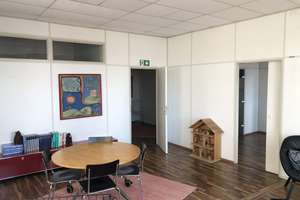 Ruhig gelegene 3-Zimmer-Wohnung in Augsburg direkt am Königsplatz mit super Aussichtsbalkon – Bahnhofstraße 6, 86150 Bahnhofs-, Bismarckviertel, Augsburg – Vorschaubild 2