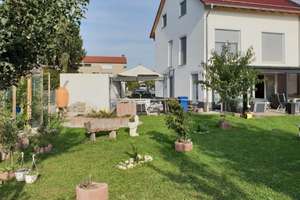 Provisionsfreie große Doppelhaushälfte in Mering St. Afra mit Anbau-Potenzial und sonnigem Garten – Die vollständige Adresse der Immobilie erhältst du vom Anbieter., 86415 Mering – Vorschaubild 1