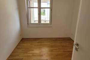 Von Privat: 3-Zimmer-Wohnung mit Balkon und Einbauküche in Mainz-Weisenau nahe Volkspark – Die vollständige Adresse der Immobilie erhältst du vom Anbieter., 55130 Weisenau, Mainz – Vorschaubild 2