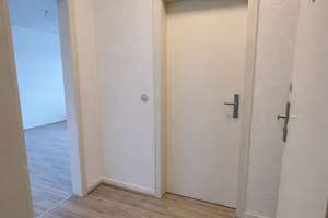 Gemütliche 1-Zimmer-Wohnung mit Balkon  in Duisburg-Rheinhausen – ca. 38 m² – Friedrich-Ebert-Straße 34, 47226 Hochemmerich, Duisburg – Vorschaubild 2