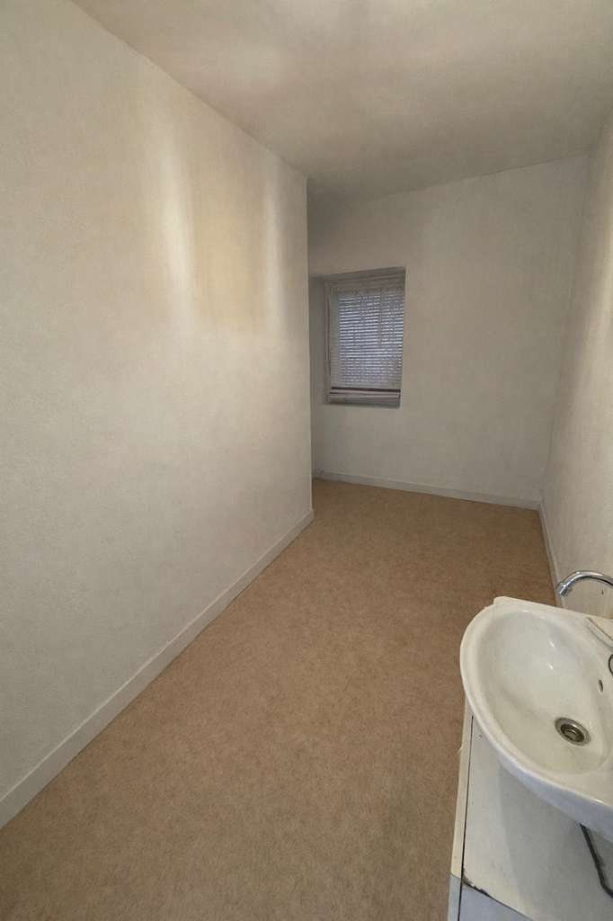 Immobilie in Wermsdorf - Einfamilienhaus in Dorfrandlage mit Garage und Garten – Teil eines sanierten Dreiseitenhofes - Bild 4