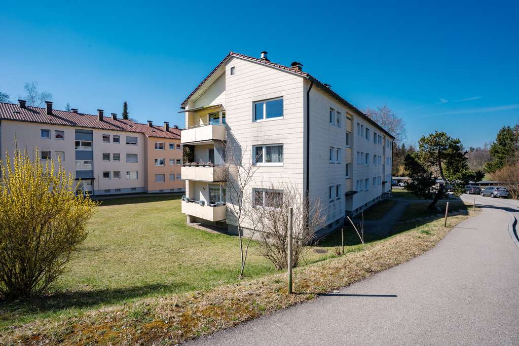 Immobilie in Wangen im Allgäu - Helle 3-Zimmer-Wohnung mit Balkon und Garage - Bild 0