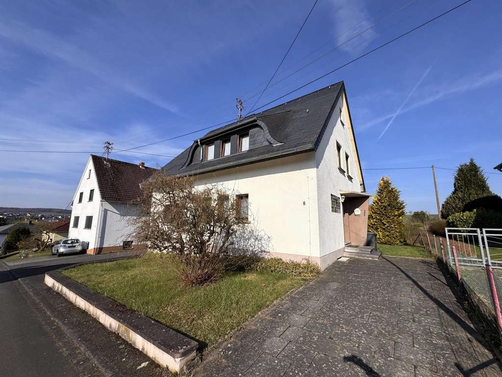 Immobilie in Steinebach an der Wied - „Hier beginnt Zuhause – großzügiges Einfamilienhaus mit Herz und Potenzial“ - Bild 0