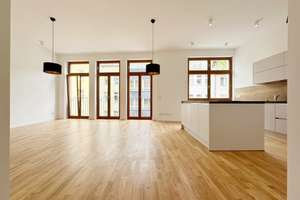 HIGH END ! Exklusive 3- Zimmer- Wohnung (teilmöbliert) mit Balkon an der Eigelsteintorburg