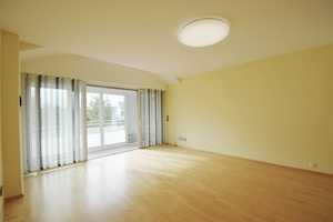 Modernes, großzügiges
Architektenhaus mit Doppelgarage, Schwimmbad und Sauna
in Roggenburg-OT – Neu-Ulm (Kreis) – Vorschaubild 30