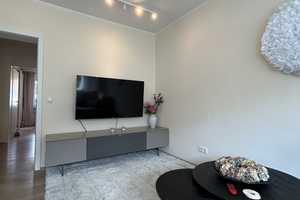 Schwabinger Traum – Helle, ruhige 2-Zimmer-Wohnung mit Sonnenbalkon – München – Vorschaubild 3