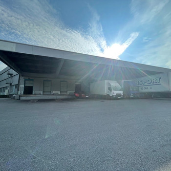 Attraktive Hallenfläche | LKW-Stellplätze | direkt an der A43