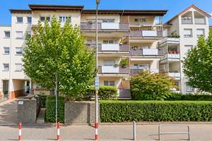 Modern renovierte 2-Zimmer-Wohnung mit Balkon & Duplex-Stellplatz – 60386 Fechenheim, Frankfurt am Main – Vorschaubild 1