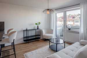 Top sanierte und möblierte 2 Zimmer Wohnung in Schwabing – Leopoldstr. 128, 80802 München – Vorschaubild 1
