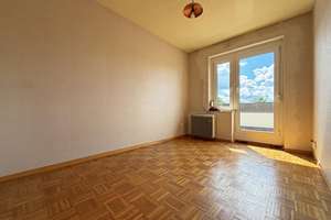 Großzügiges Zuhause. 8 Zimmer. 223 m².
Garten, Garage und 2 Stellplätze. Viel
Platz für Ihre Ideen – Die vollständige Adresse der Immobilie erhältst du vom Anbieter., 78244 Gottmadingen – Vorschaubild 34