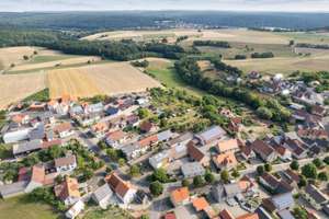 Therapiezentrum? Mehrgenerationenhaus? Autarkes Leben?  – Die vollständige Adresse der Immobilie erhältst du vom Anbieter., 96157 Ebrach – Vorschaubild 8