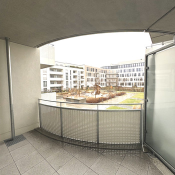 Westviertel: 4-Raum Wohnung mit offener Küche und  Balkon