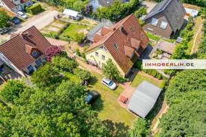 IMMOBERLIN.DE - Immobilienpaket in Toplage! Charmante Häuser auf sehr idyllischem Grundstück – Die vollständige Adresse der Immobilie erhältst du vom Anbieter., 14089 Kladow, Berlin – Vorschaubild 1