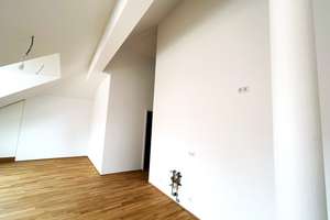 Helle Dachgeschosswohnung im St.-Benno-Viertel – Kreittmayrstraße 30, 80335 St. Benno, München – Vorschaubild 2