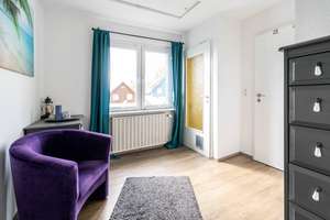 Großzügiges EFH mit 6 Zimmern, 3 Bädern, Balkonen und Garagen in familienfreundlicher Lage – Die vollständige Adresse der Immobilie erhältst du vom Anbieter., 42655 Gräfrath, Solingen – Vorschaubild 9