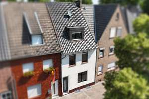 Modernisiertes Reihenmittelhaus + Dachterrasse u. hochwertiger Ausstattung im historischen Stadtkern
