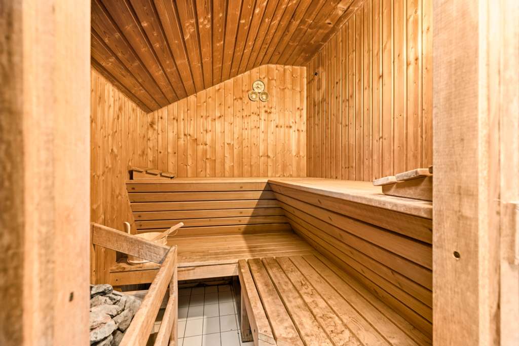 Immobilie in Krailling - Villa auf ca. 809 m² Hammergrundstück in Toplage von Krailling, Bj. 1978, ca. 190 m² Wfl, Sauna - Bild 4