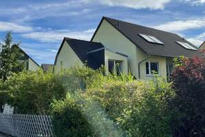 Charmantes Reihenendhaus mit Garage und Stellplatz – ideal für Familien! – Die vollständige Adresse der Immobilie erhältst du vom Anbieter., 9247 Röhrsdorf, Chemnitz – Vorschaubild 2