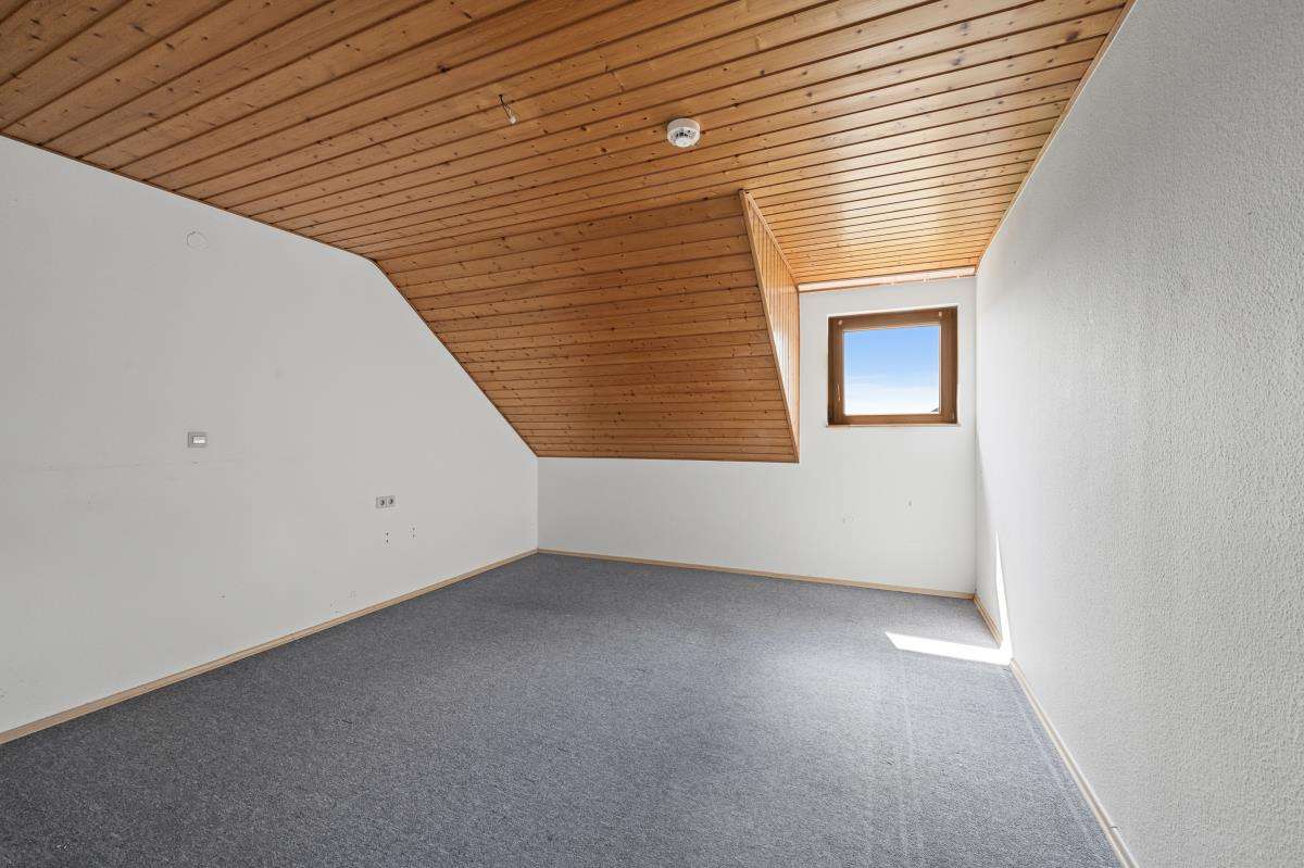 Immobilie in Bisingen - Helle, gut aufgeteilte 3 Zi.-Whg. mit Garage in ruhiger Lage von Bisingen-Steinhofen! - Bild 1