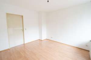 Frankfurt am Main: Helle 3-Zimmer-Wohnung im 3. OG - ideal für WGs – 60313 Innenstadt, Frankfurt am Main – Vorschaubild 8