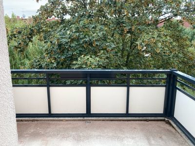 2 Zimmer mit großem Balkon