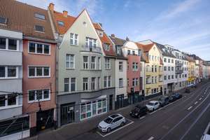 Charmanter Altbau in Top-Lage: 3 Zimmer-Wohnung mit zwei Balkonen in Sülz!