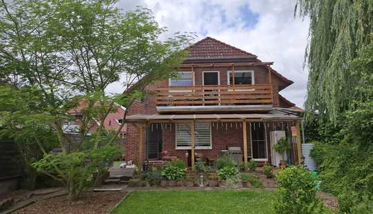 Bild von Ruhig gelegenes, gepflegtes 2-Familienhaus mit wunderschönem Garten