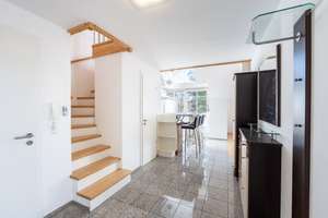 AIGNER - Lichtdurchflutete Dachgeschosswohnung mit Galerie in Waldtrudering – Die vollständige Adresse der Immobilie erhältst du vom Anbieter., 81827 Waldtrudering, München – Vorschaubild 2