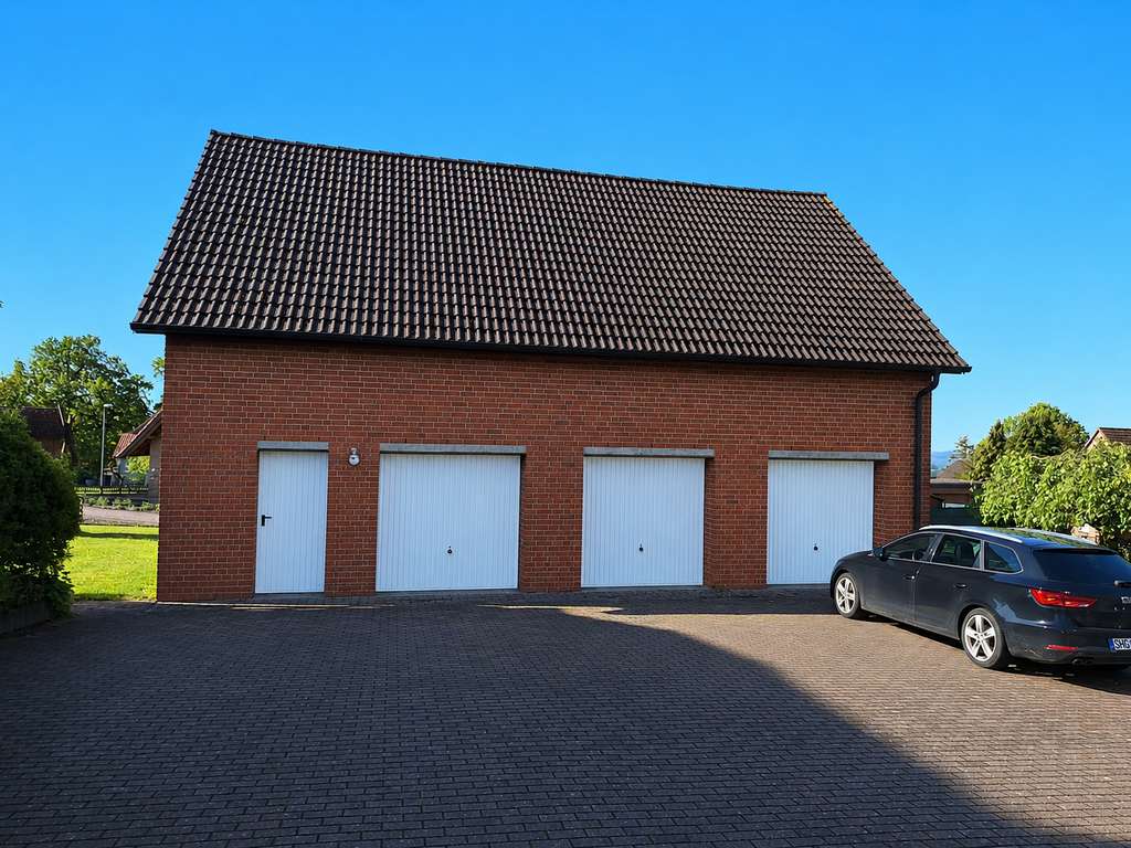 Immobilie in Rinteln - Viel Platz für Ihre Pläne in diesem Mehrfamilienhaus in Rinteln Ortsteil - Bild 3