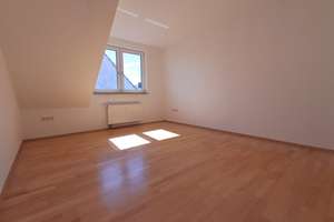 Großzügige Dachgeschosswohnung in begehrter Pfuhler Lage – 89233 Neu-Ulm – Vorschaubild 5