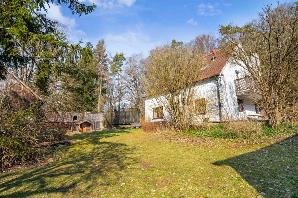 Immobilie in Velburg - Alleinlage: Einfamilienhaus auf riesigem Waldrandgrundstück - Bild 2