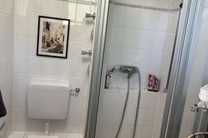 Charmante 2-Zimmer-Wohnung mit Balkon in Top-Lage – Einzug ab 15.07. – ideal für 1–2 Personen – Erasmusstraße 2, 65199 Biebrich, Wiesbaden – Vorschaubild 3