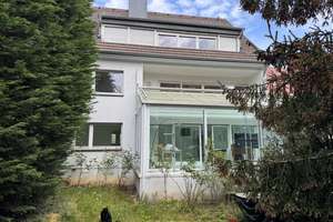 Großzügige und helle 5,5-Zimmer-Wohnung mit Wintergarten, EBK und Garten - wie EFH